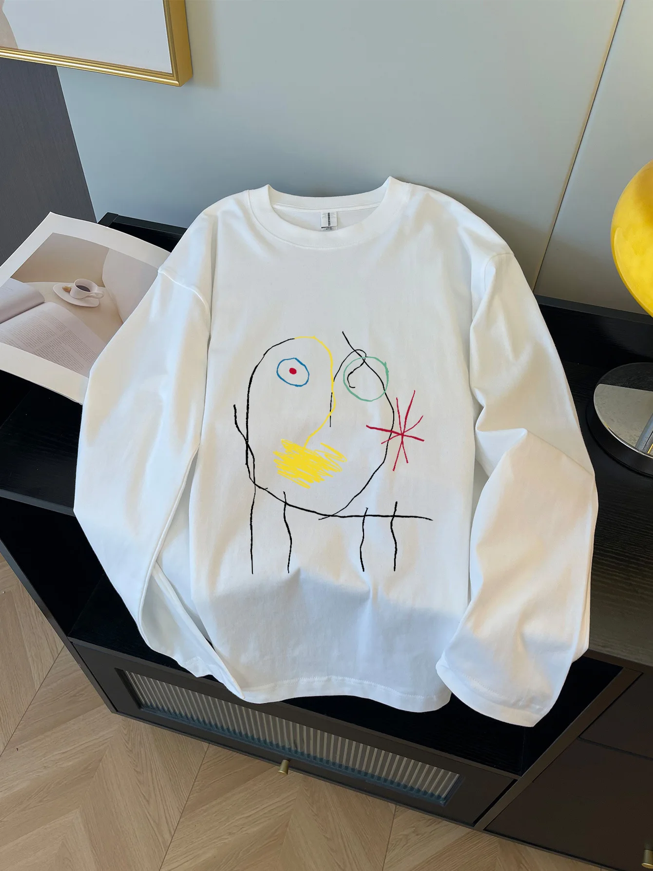 ノベルティ＆風変わりなプリントが施された長袖Tシャツ - カジュアルなラウンドネックの冬秋トップス、ランダムでユニークなパターン