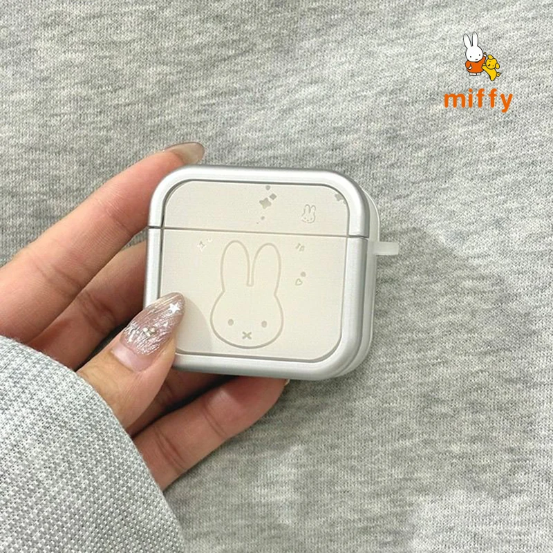 Bonita carcasa para auriculares Miffy adecuada para Airpods 4 3 2 Pro, funda para auriculares anticaída a prueba de golpes con regalo colgante