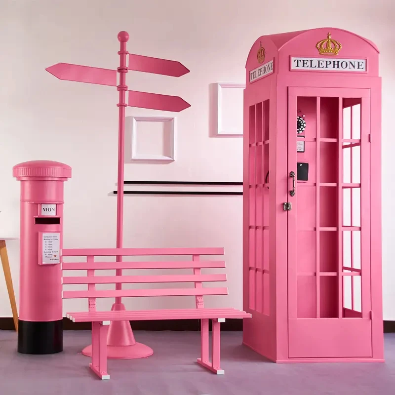 2024 Hot Sale British Style Pink London Telephone Booth Model Outdoor Decoration Medal for Craft Application