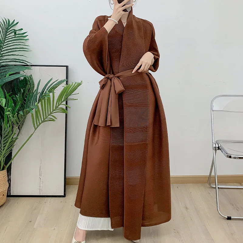 Long trench coat for women with color matching bat sleeves, loose and oversized pleated outer robe