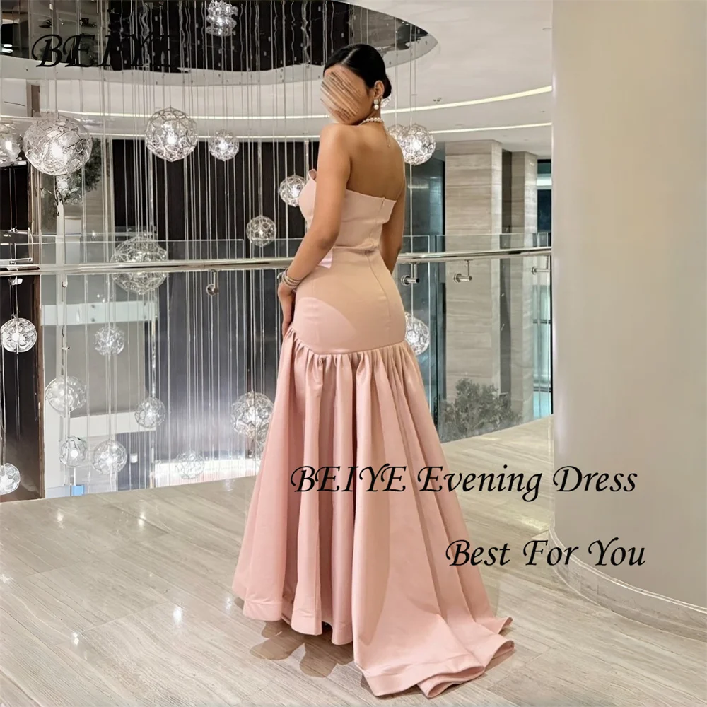 BEIYE – robe de soirée trapèze en Satin rose moderne pour femmes, sans bretelles, sans manches, dos ouvert, plissée, robe de bal, personnalisée, 2026