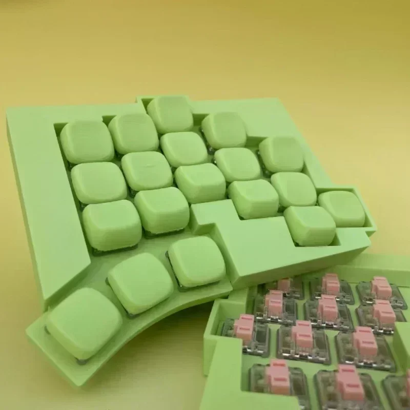 TOTEM Draadloos laag profiel gesplitst toetsenbord FDM Print Shell Keycap Aangepaste ZMK Bluetooth/bedraad gesplitst mechanisch toetsenbord Ergonomie