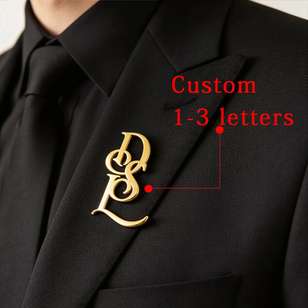 Personalisierte Initialen-Brosche für Herrenanzüge Individuelle 1-3 Buchstaben Anstecknadel Namensschild Brosche Edelstahl-Schmuck