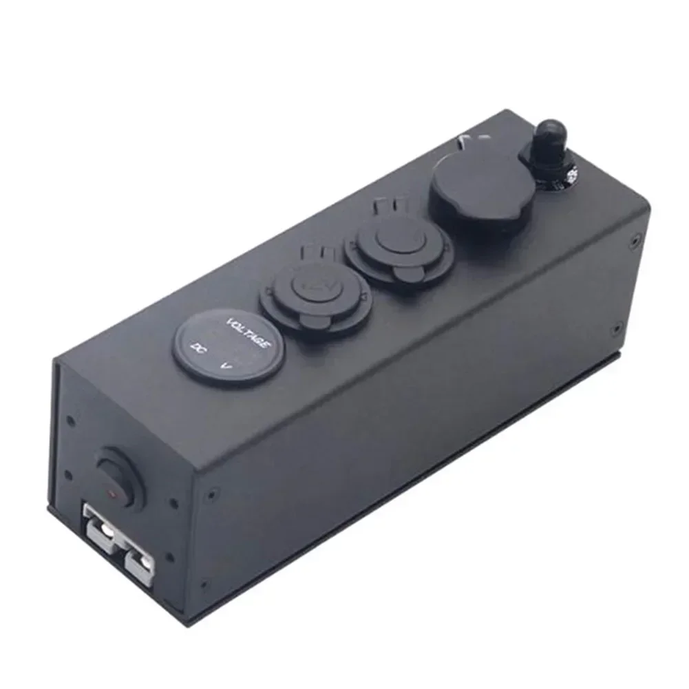 Integrated Voltage Display USB Charging Socket Application In Vehicles Built-in Circuit Breaker Flame-retardant Materials