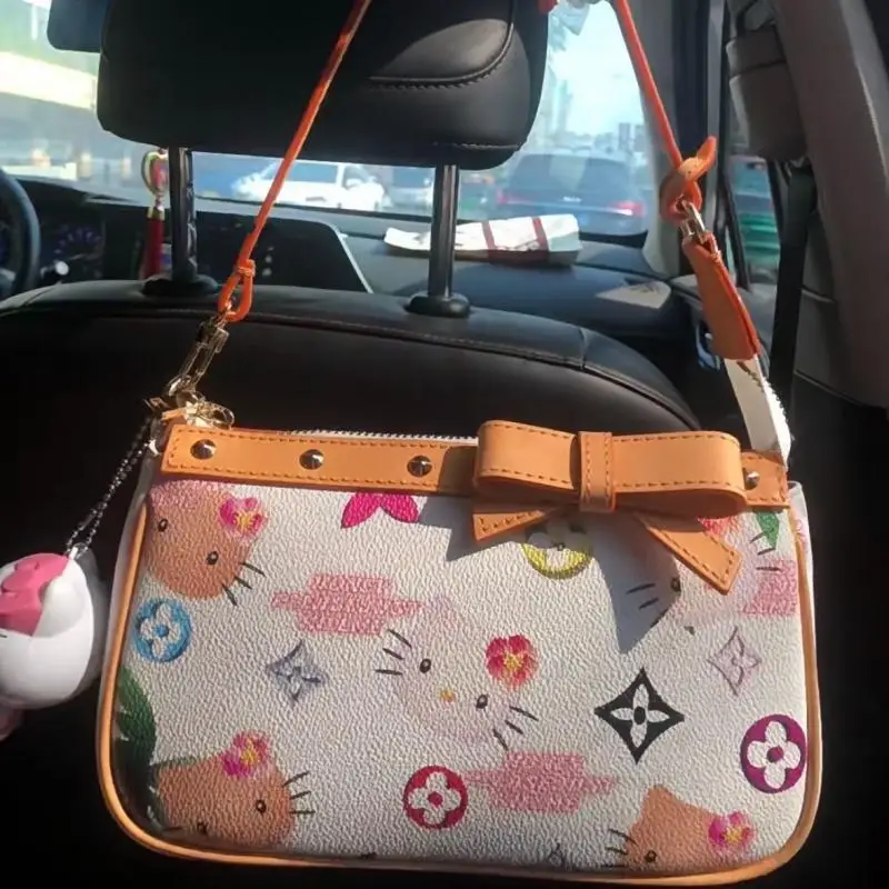 Sanrio Kawaii czarna skórka Hello Kitty Print torba na ramię kreskówka dziewczyna Anime torba na pachy śliczny prezent tornister dla dobrzy