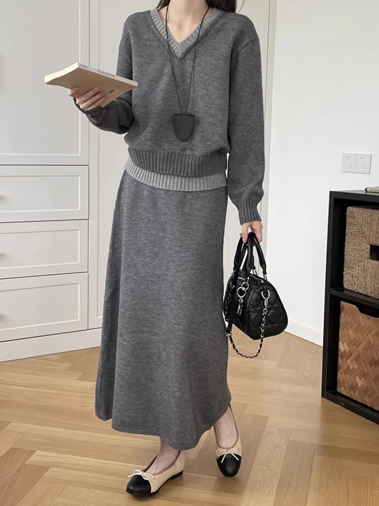 Setelan Dua Potong Sweater Rajut Warna Musim Gugur Musim Dingin yang Chic dan Rok A-Line, Ensemble Fashion Wanita Pinggang Tinggi V-Neck