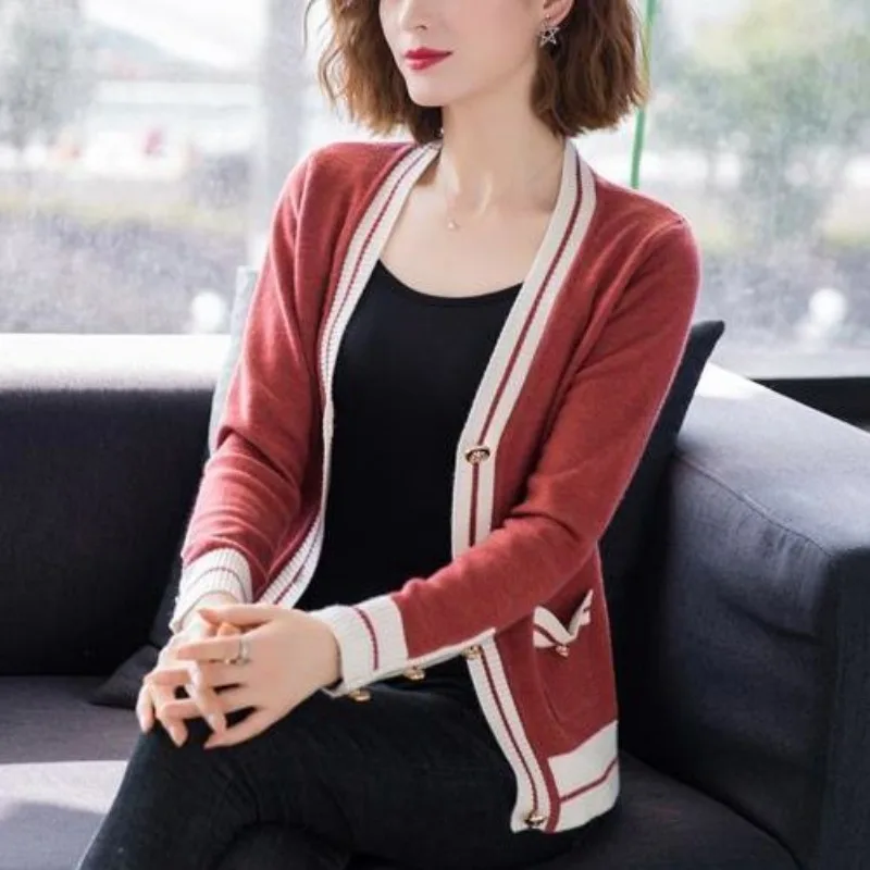 Autumn and Winter Women\'s V-neck Button Patchwork Screw Thread Slim Cardigan Fashion Casual Elegant Commuter Long Sleeve Tops