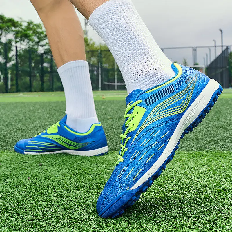 Neue Mode Paar Fußballs chuhe bequeme Rasen Fußballs chuhe für Männer Outdoor-Training Turnschuhe Männer Futsal Stollen Tenis Futbol