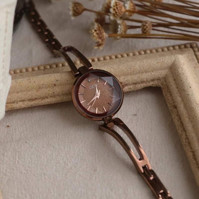 Women'S WatchSmall And Delicate Simple KoreanStyleVersatile And Retro Chain Ladies' Small Dial Bracelet Watch High-End Selection