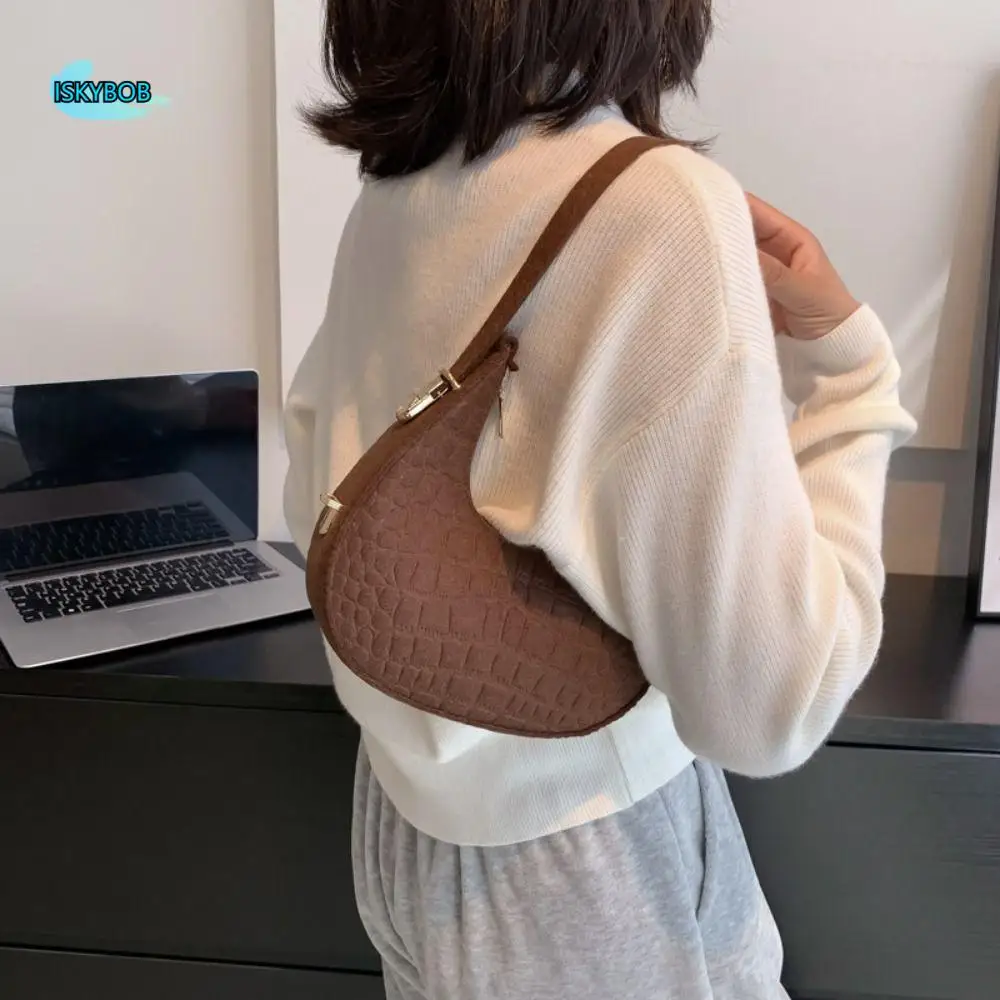 

Portable Solid Color Crescent Bag Shoulder Pouch Large Capacity Felt Handbag Korean Style All-match Underarm Bag Girls