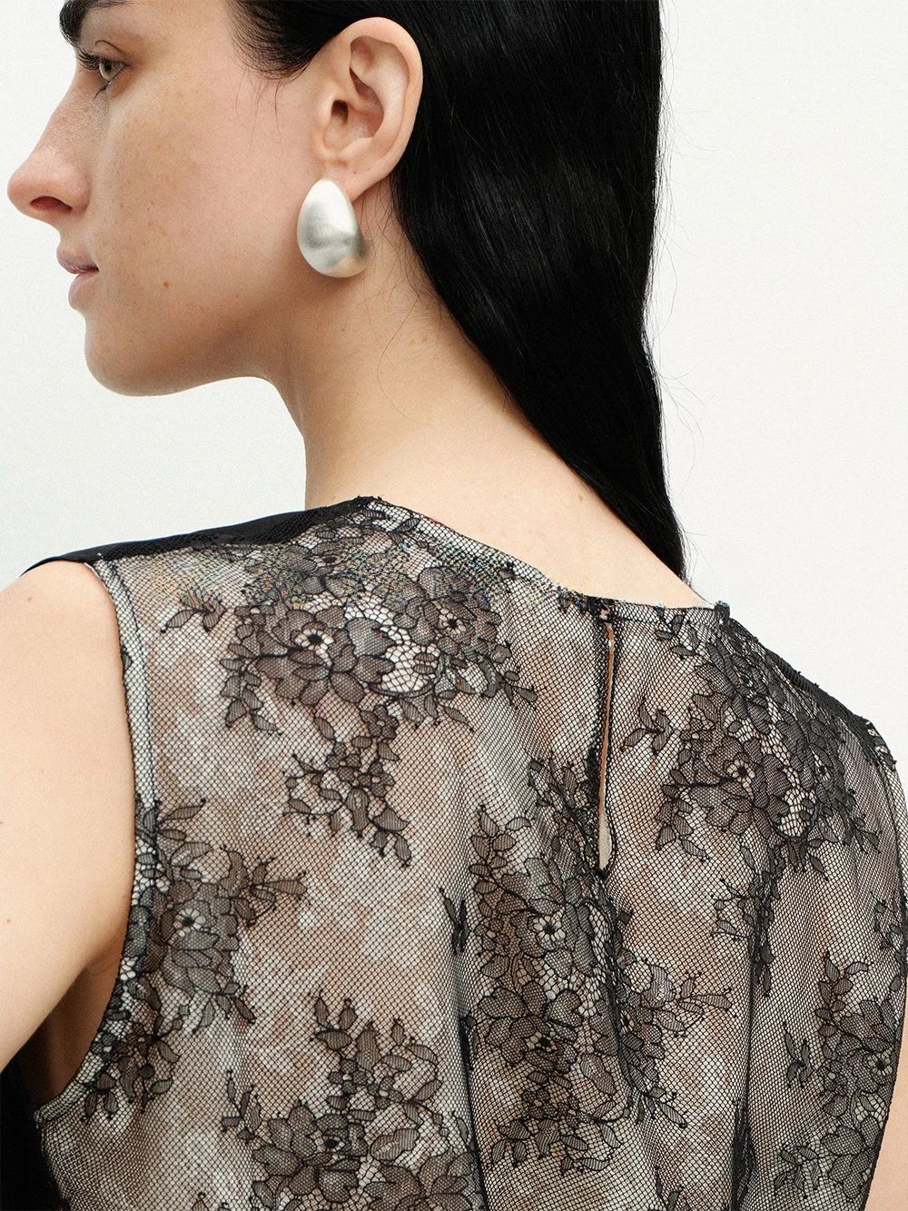 

Жилет MANNALA ручной работы из кружева и шелка с пэчворком, модель "Flower adow Vest", плотный, индивидуальный крой, Q2582, женская мода