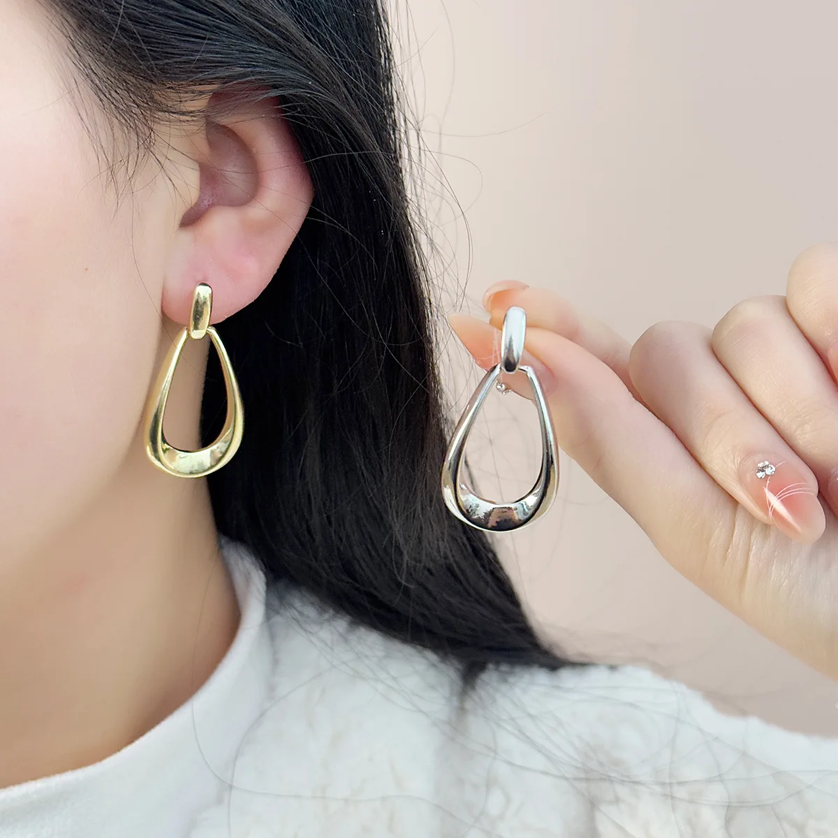 

Creative Water Droplet Pendant Earring For Women Lady Trendy Irregular Hollow Geometric Alloy Earrings Office Party Jewelry Gift