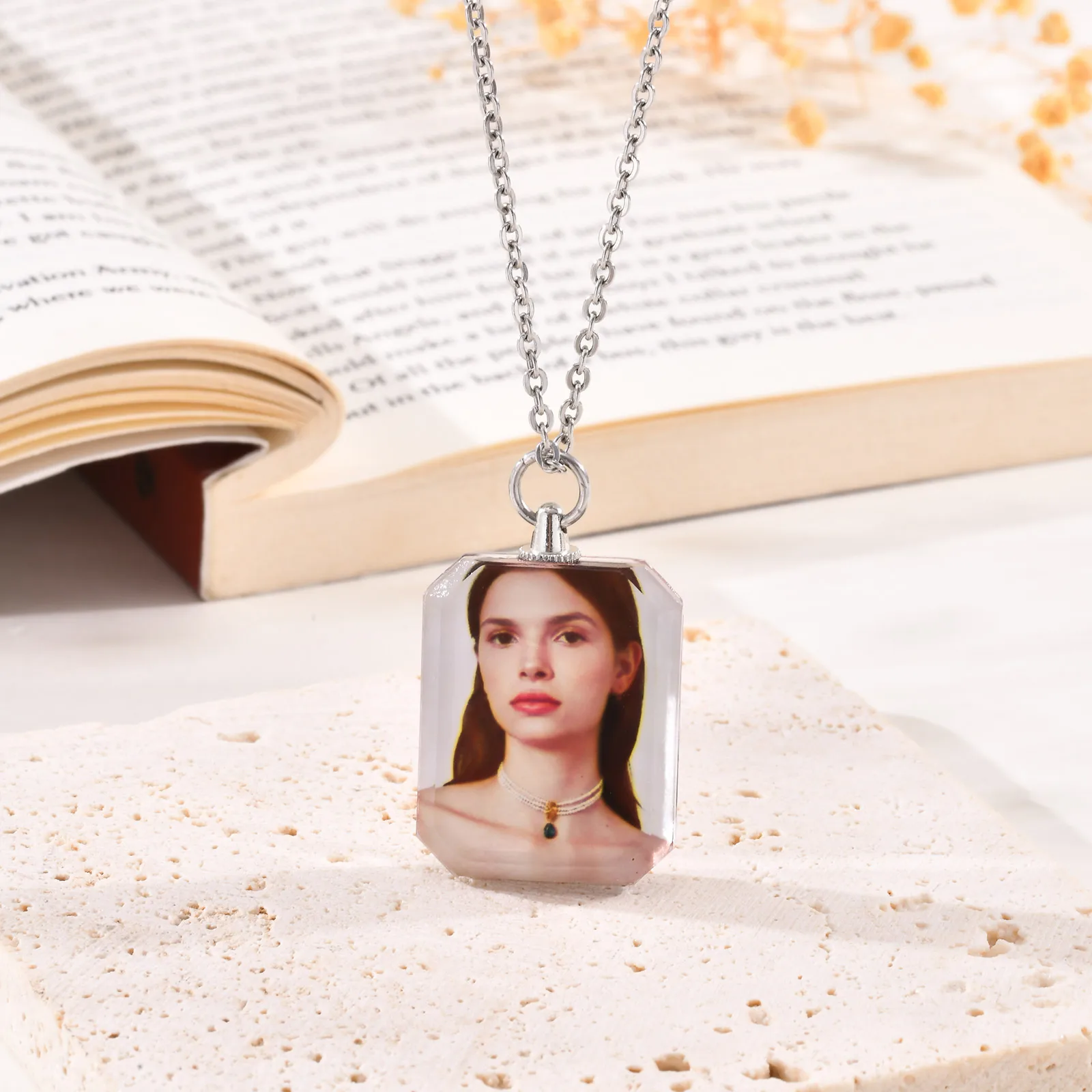 

Women Personalize Photos Custom Pendant Necklaces,Picture Words Date Pendant Dogtag,Love Keepsake Gifts