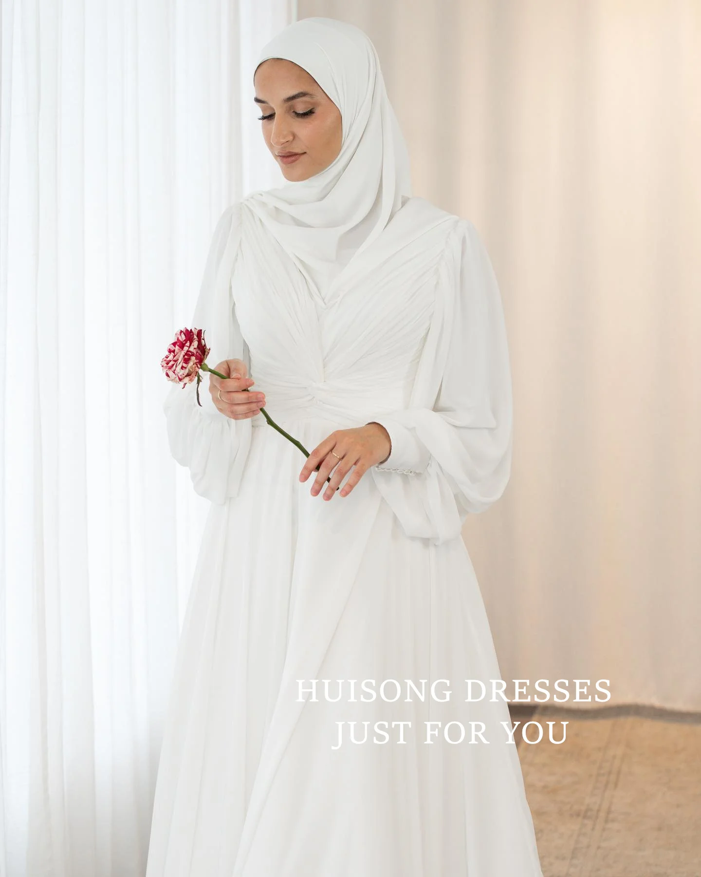 HUISONG Customized Chiffon Wedding Dresses High-Neck Long Sleeves Bride Dress A-Line Modest Long Wedding Gown
