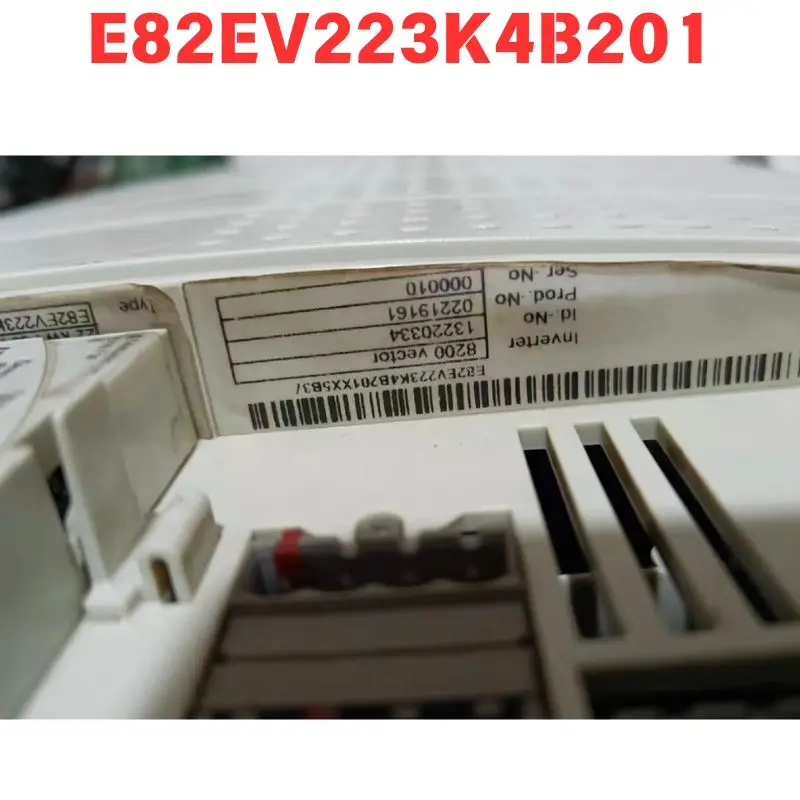 

Б/у инвертор E82EV223K4B201 Функциональный тест ОК