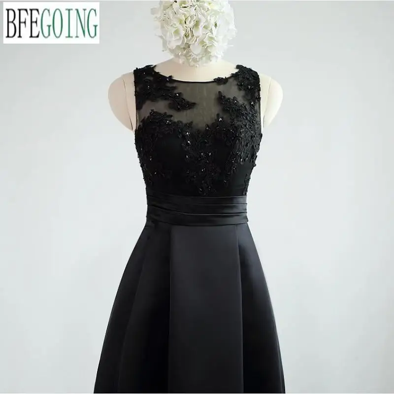 Robes de mariée trapèze simples, avec des Appliques en Satin personnalisées, longueur au sol, sans manches