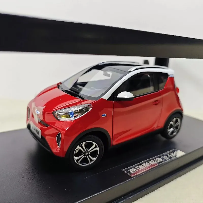 

Small Ant EQ1 EV Alloy Simulation Car Model,Die-Cast Metal Replica,Boy Gift,Adult Collectible, Chery Electric,Red,1: 18