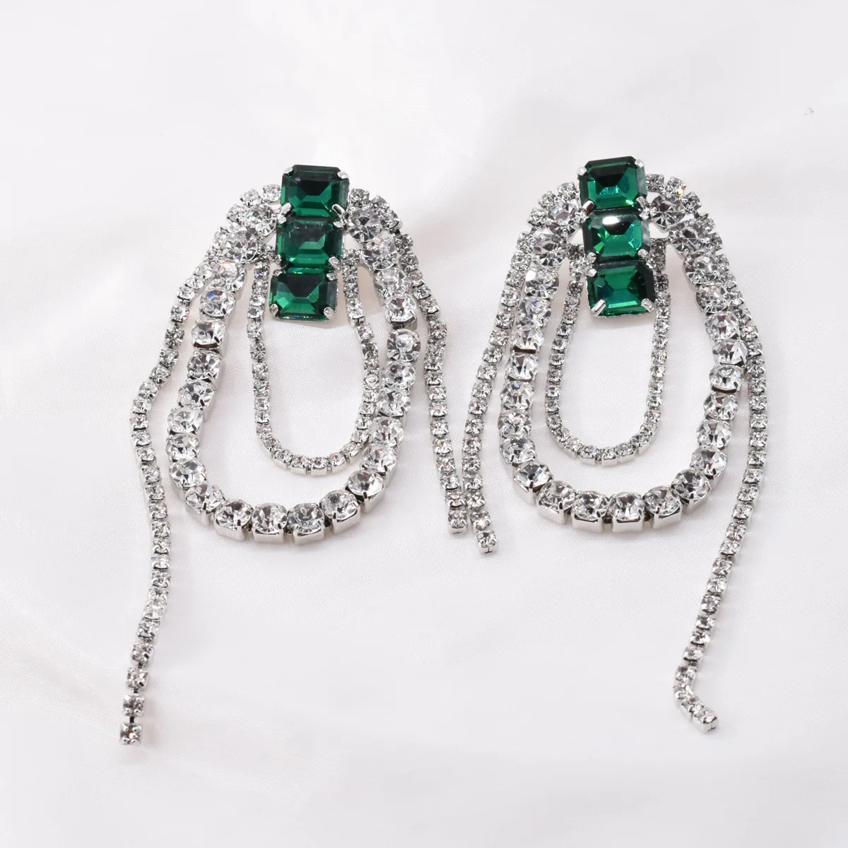 Super flash emerald fringed earrings, fashion personalized multi-layer rhinestone fringed ear jewelry earrings