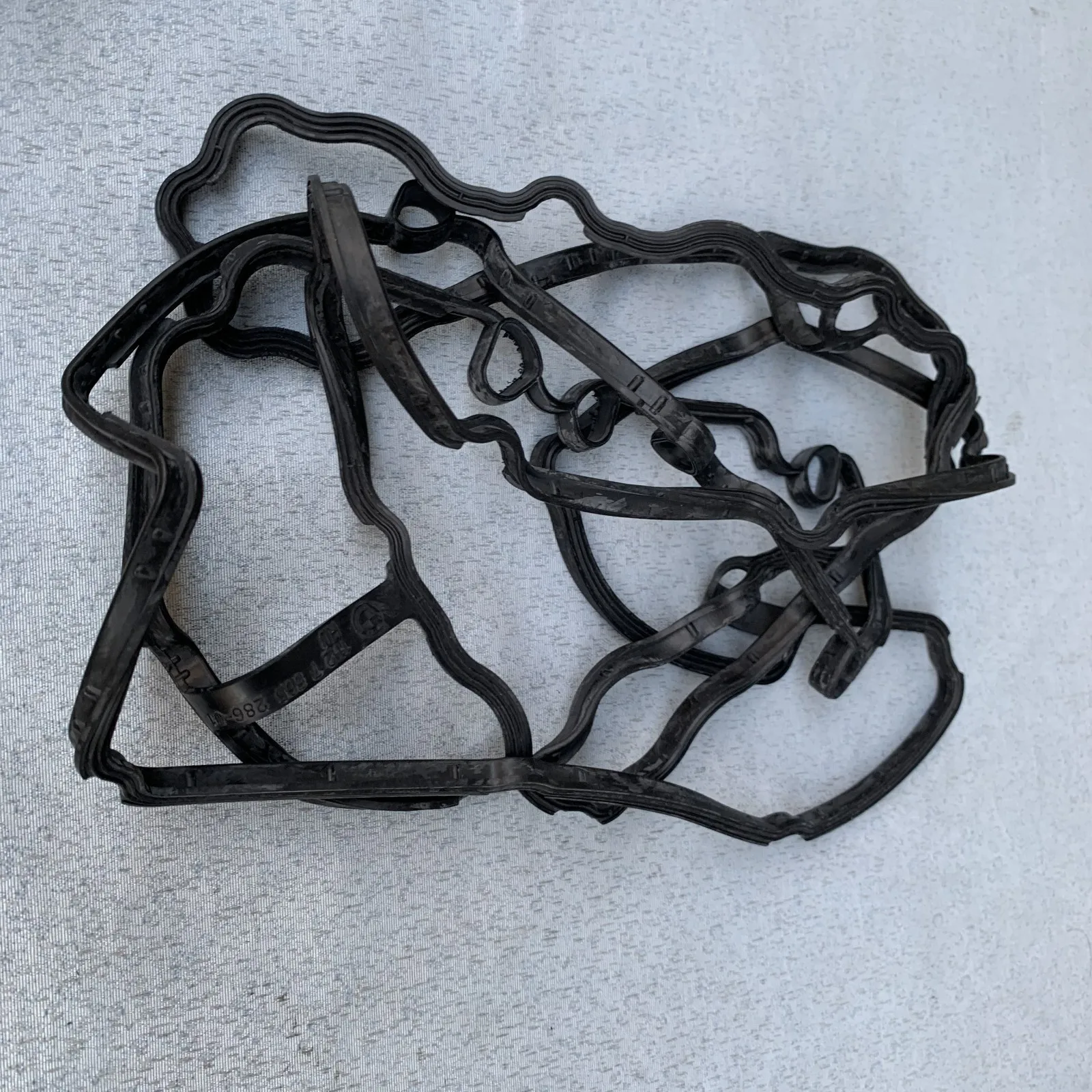 

Valve Cover Gasket NEW 11127565286 For BMW 1 SERIES M 135I 335I Z4 X6 740I