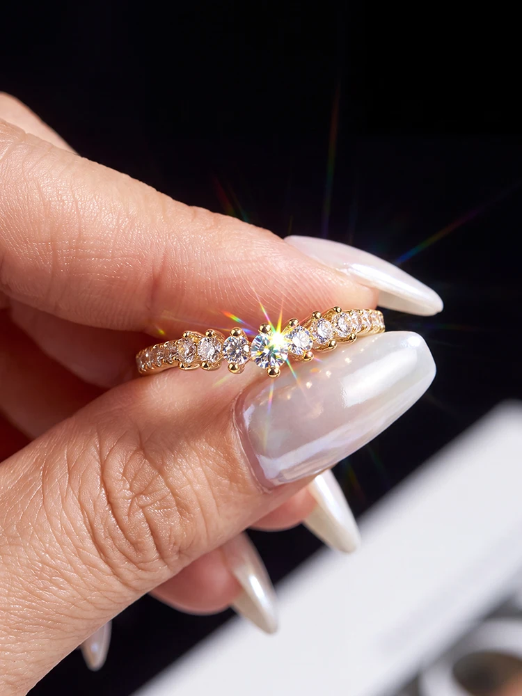Elegante Echte Runde Moissanit-Diamant V-förmige Kronen-Hochzeitsringe für Frauen Jubiläum Mode Hochwertiger Schmuck – Detail 4