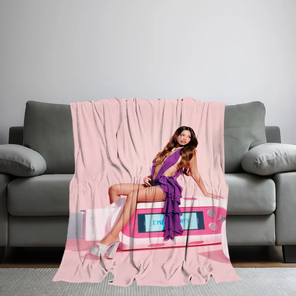 بطانية موسيقى Singer E-Emilia Mernes Mp3 صديقة للبشرة مريحة ودافئة ناعمة من القطيفة مناسبة للأريكة وغرفة المعيشة والمكتب وغرفة النوم