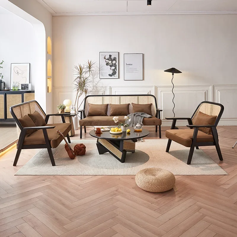 غرفة المعيشة أريكة الروطان الصغيرة الحديثة بسيطة السرير والإفطار المشاهير الإنترنت ثلاثة