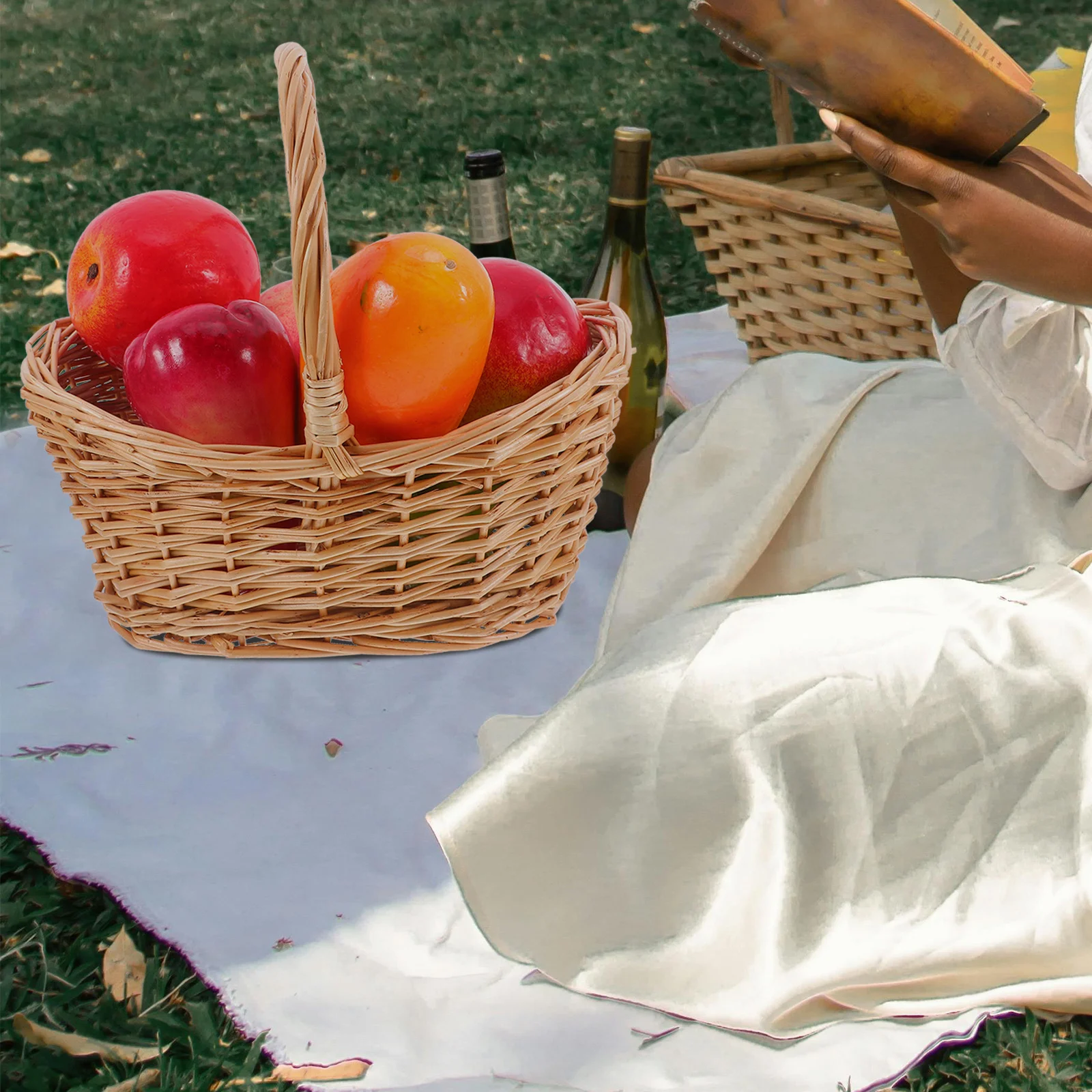 Durable Willow Picnic Basket Handwoven Large Capacity Multi-Functional Design Garden Harvest Fruit Holder Handle