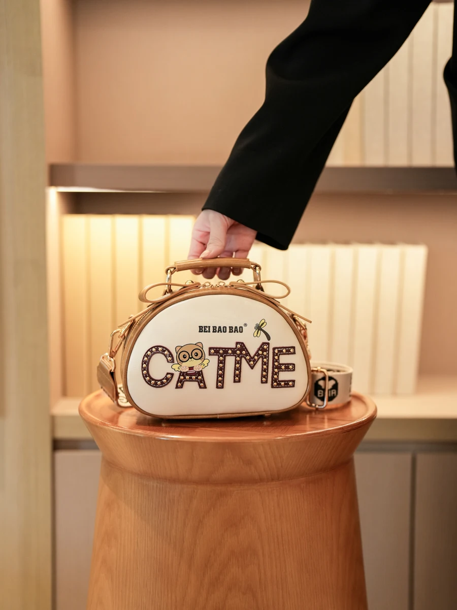 

Повседневная пригородная сумка-сумка North Bag с заклепками и буквами, мультяшная сумка для мобильного телефона, наклонная сумка через плечо на одно плечо, съемный ремешок