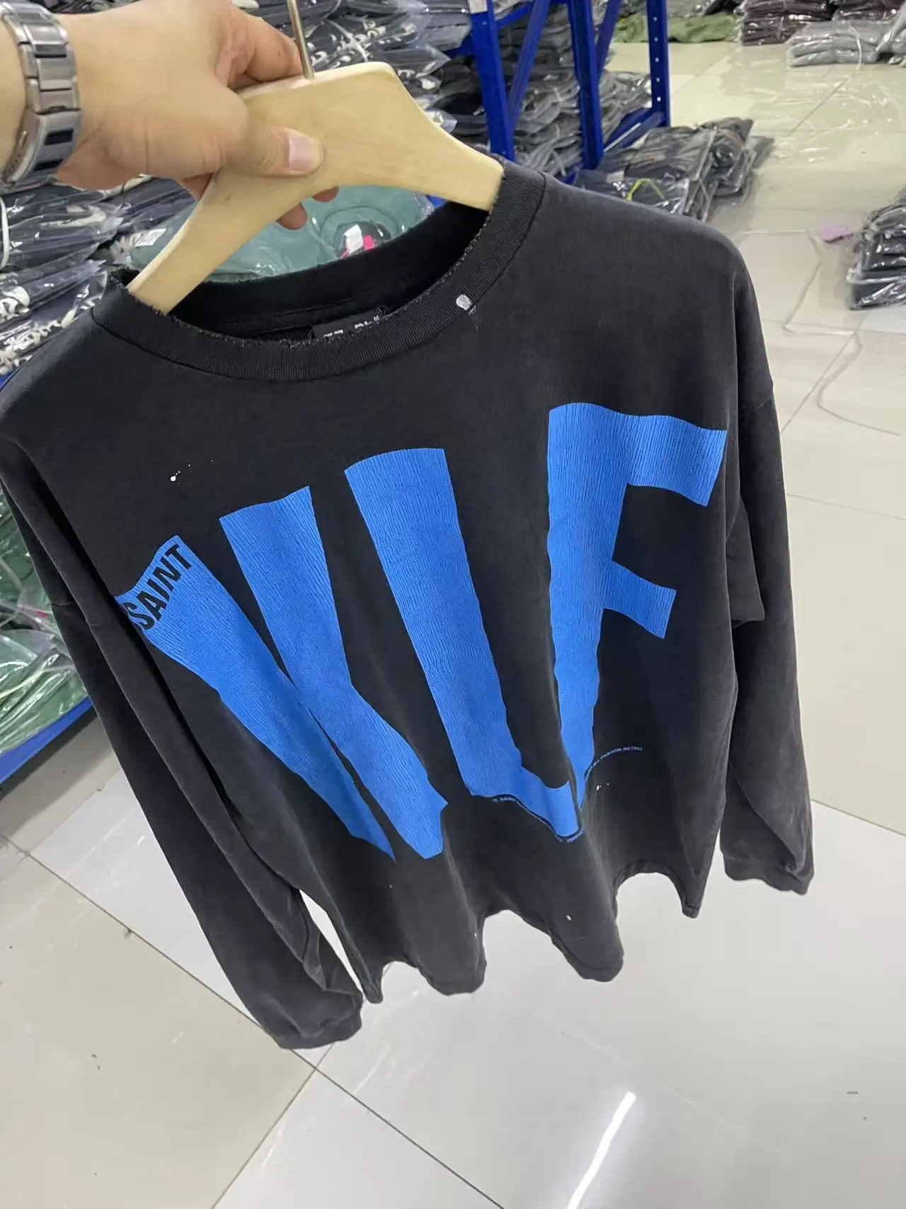 تي شيرت Saint 25SS "klf Exhibition Limited Edition" عتيق مغسول بأكمام طويلة تي شيرت High Street ياباني طباعة أزياء من القطن الخالص