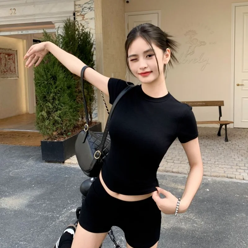

American Simple Style Hot Girl High Waist Slim Fit Short Sleeve T-Shirt And Shorts Two Piece Set Casual Fashion Women's Ensemble