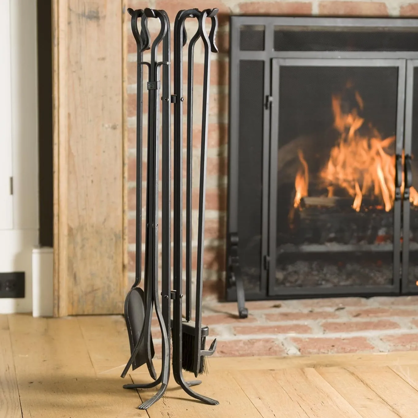 Cross-border fireplace ash removal tools, shovels, tongs, fire hooks, brushes, wrought iron oven utensils, firewood cleaning too