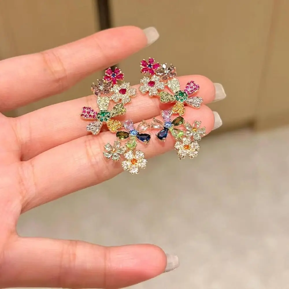 Elegant Sweet Rhinestone Flower Earrings Hollow Out Ear Jewelry Shining Flower Earrings Colored Ornaments Sweet Ear Clips Women
