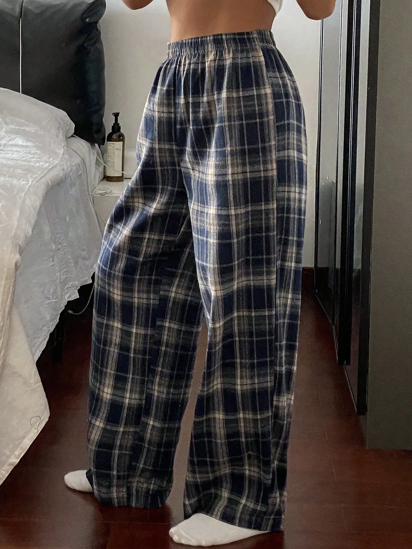 

Синие и кремовые клетчатые свободные брюки с эластичной талией для женщин