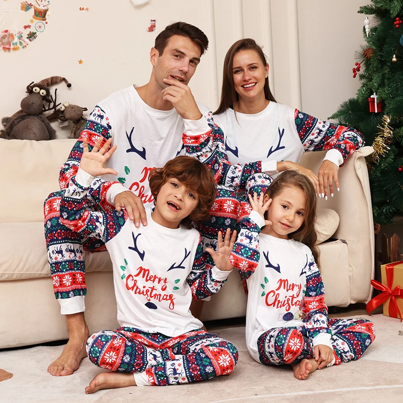 

2026 New Christmas Family Matching Pajamas Outfits Adult Kid Clothes Set Baby Rompers Casual Sleepwear Xmas Family Look Pyjamas