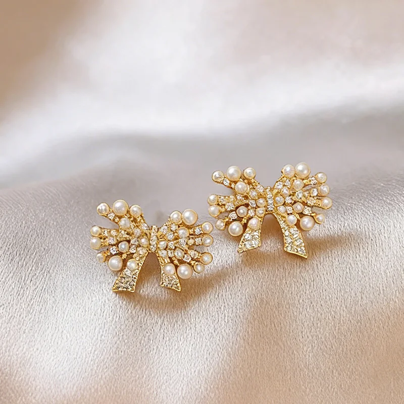 Modische Mikro-Zirkonia Schmetterling-Ohrstecker 18K Vergoldet Elegantes Accessoire für Damen Neu 2026 Luxus-Schmuck – Detail 8
