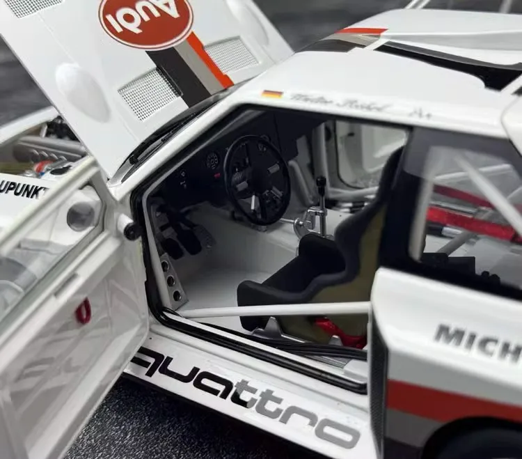 Autoart Car Model 1/18 Audi Quattro S1 Pikes Peak 1987 Edition Car