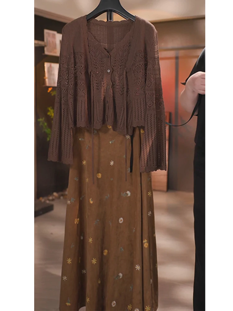 Korean Early Autumn Outfit Set Women's 2026 New Pure Color Open Cardigan Strap Floral Print  Skirt Slimming Three-piece Set
