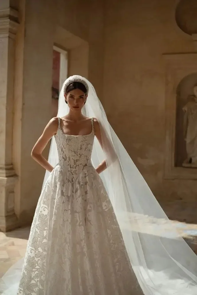 ชุดแต่งงานลูกไม้แบบสั่งตัด สายเดี่ยว ชุดคลุมเจ้าสาวแบบไม่มีแขน คอเหลี่ยม ชุดเจ้าสาว