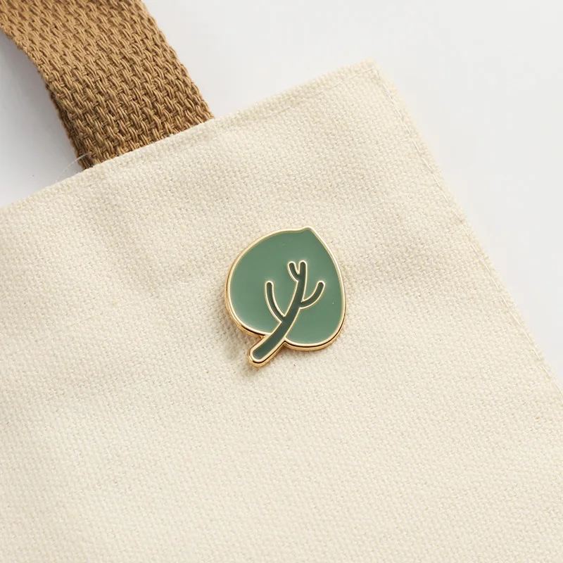 New Cartoon Simple Japanese Style Leaf Brooch Cute Casual Party Gift Metal Badge Pin DIY Clothing Bags Shoes Hat Scarf Accessory