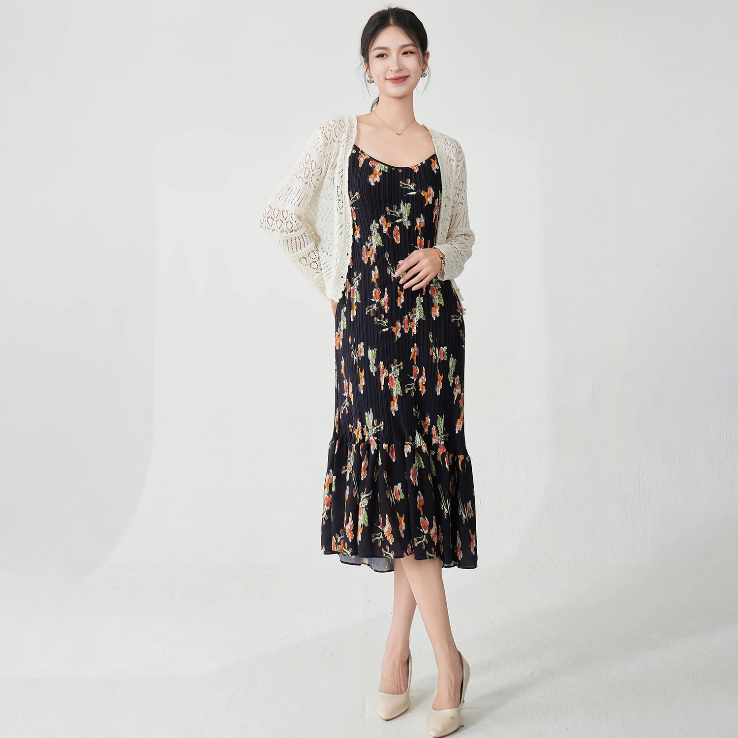 2025 Latest Design Women's Fashion Dress Elastic Floral Suspender Dress Miyake Pleated Dress Seaside Holiday Style