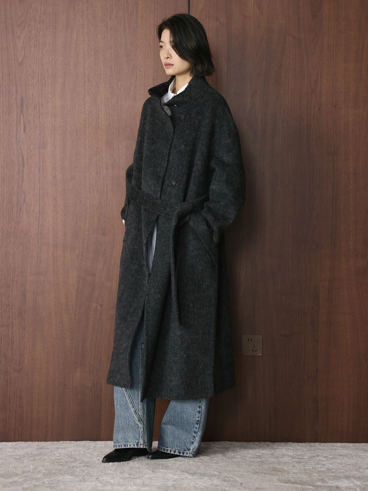 冬の新作韓国版シンプルでおしゃれなスタンドカラーのダブルウールコート、ウエストベルト付き、女性用暖かいジャケット