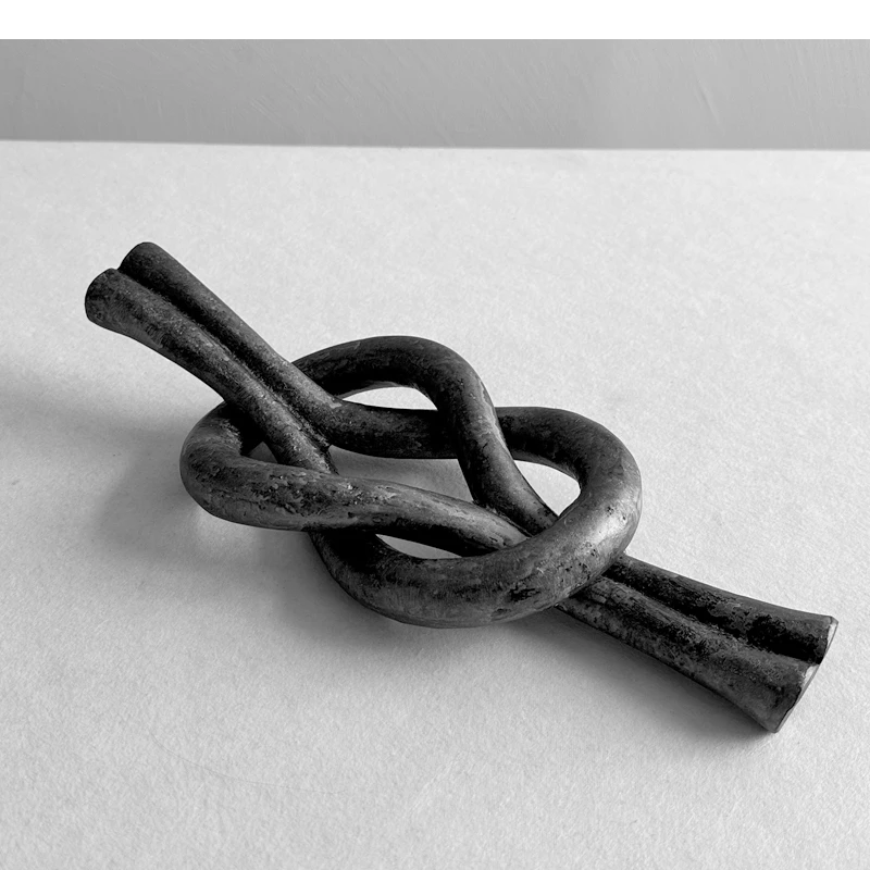 statue-de-nœud-croise-a-enroulement-geometrique-artisanat-en-resine-decoration-de-bureau-ornements-œuvre-d'art-sculpture-decor-esthetique-de-salle