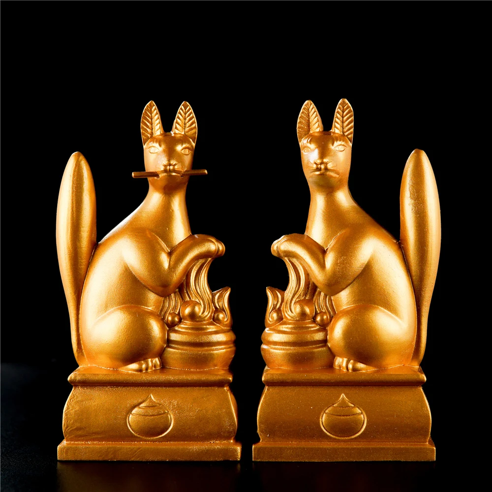 QH049 - 14 X 7 X 4.5 CM Camphor Wood Carved & Hand Painted Lucky Wealthy kami God of Fox