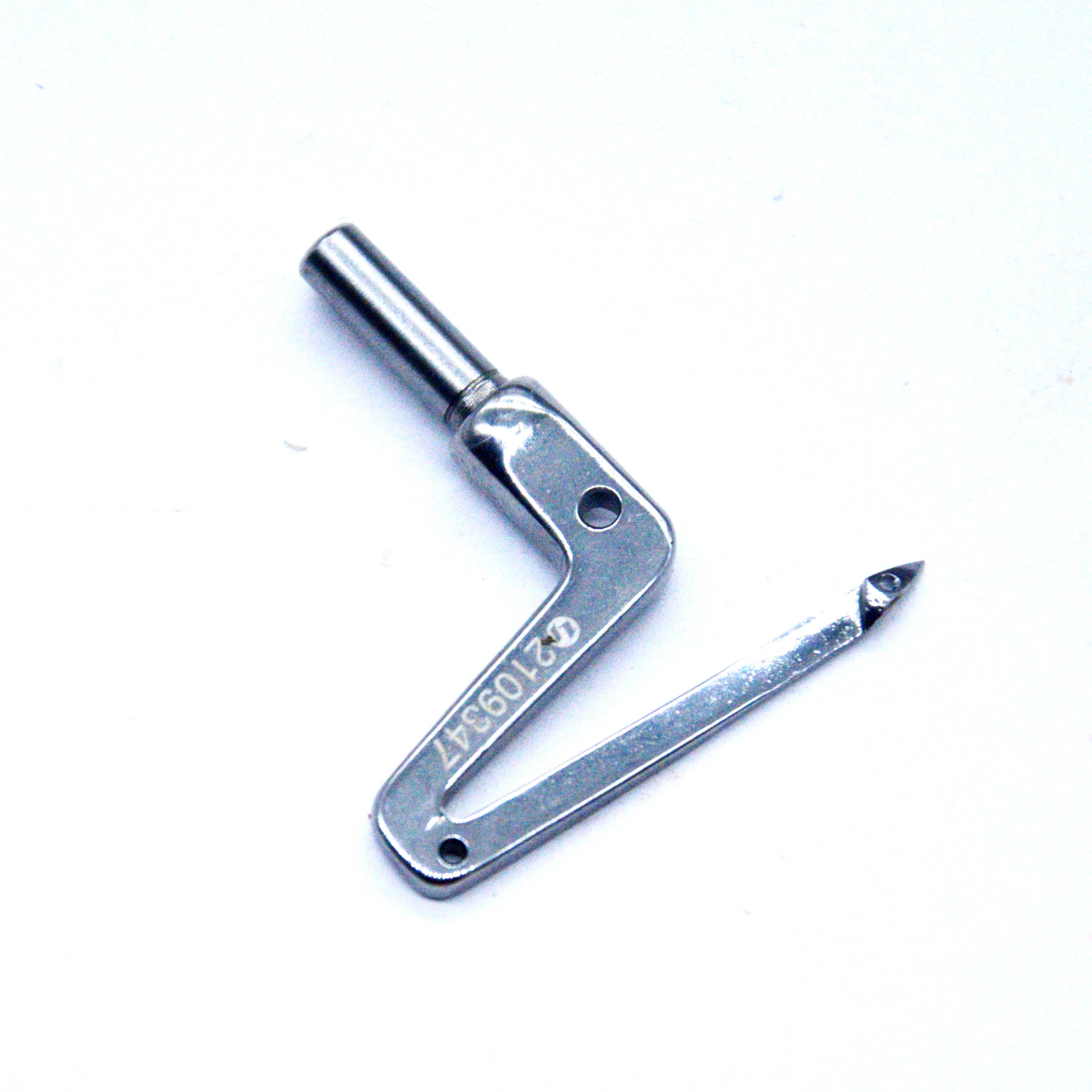 2109347 lower looper Suitable for AZ8000 Curved needle bending of needle industrial sewing machine spares parts