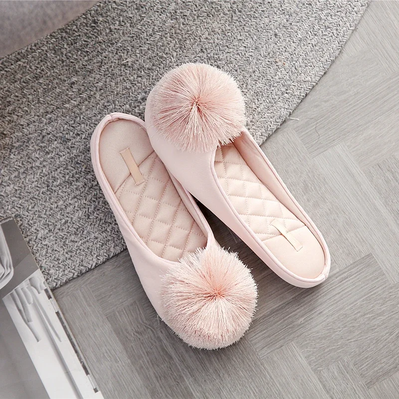 Red/Pink/Gray New Style At Home Slippers Indoor Winter Slippers Adult Women Soft Slipper Lovers Winter House Girl Shoes