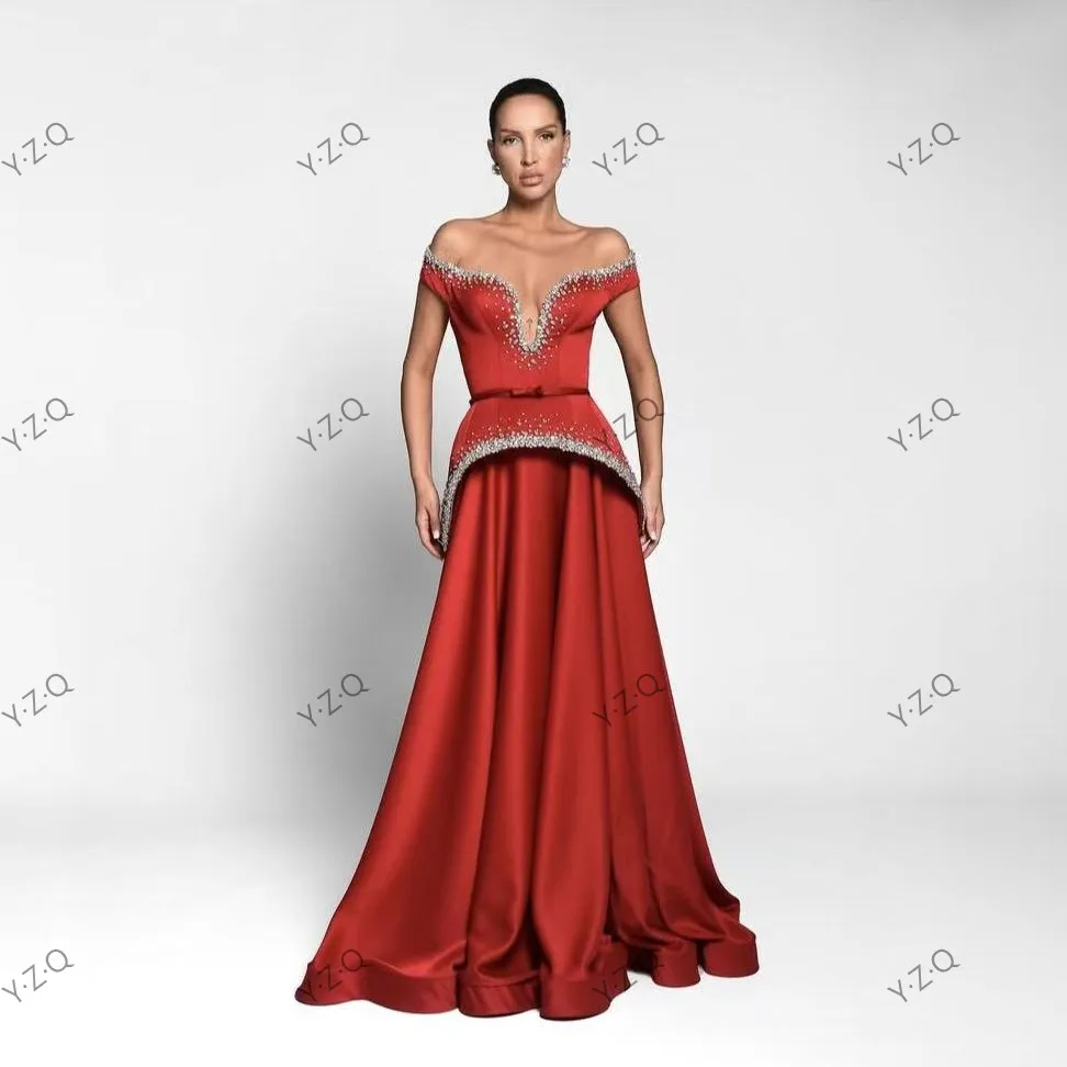 2026 쿠튀르 이브닝드레스 백리스 두바이 여성 의상 페플럼 디자인 컷아웃 레드 프롬 파티 드레스 비즈 이벤트 정장 맞춤 제작