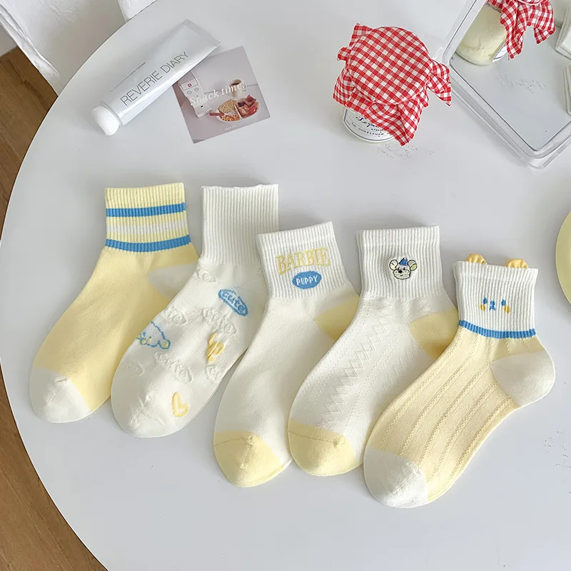Calcetines de color crema calcetines tobilleros de mujer Primavera Verano calcetines finos de corte bajo deportivos sin costuras con dibujos animados