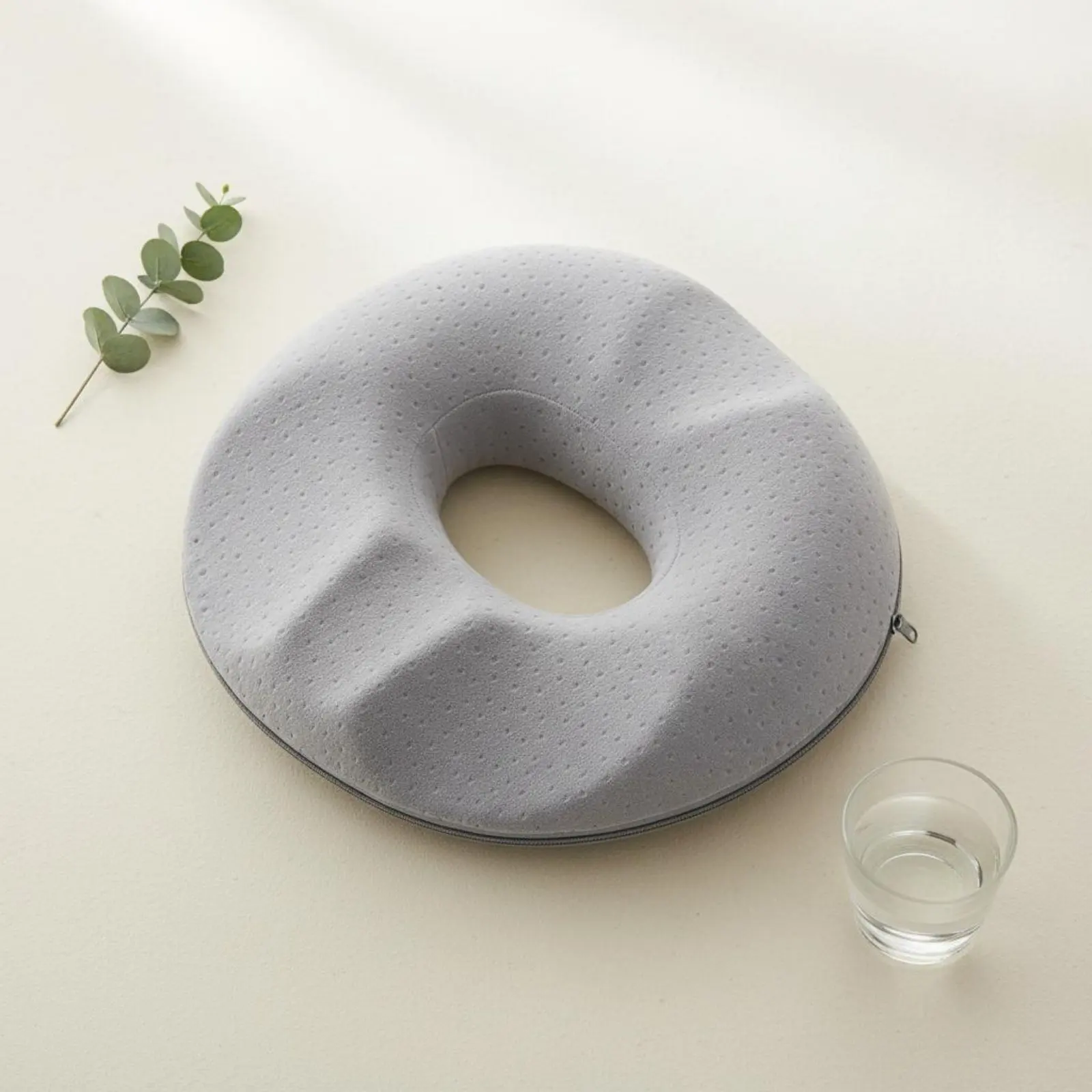 

Coccyx Tailbone Pad Viscoelastic Foam Coccyx Support Pad Donut Pillow Slow Recovery Office Chair Pad Breathable for Car