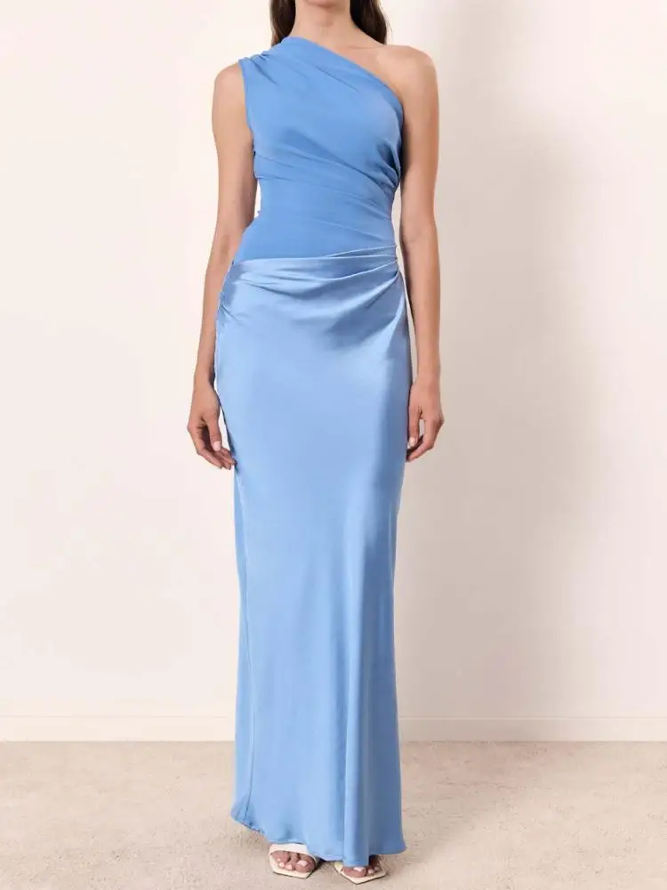 فستان جديد بلون مائل ورقبة مائلة بدون أكمام مرقع نحيف وأنيق طويل لصيف 2025