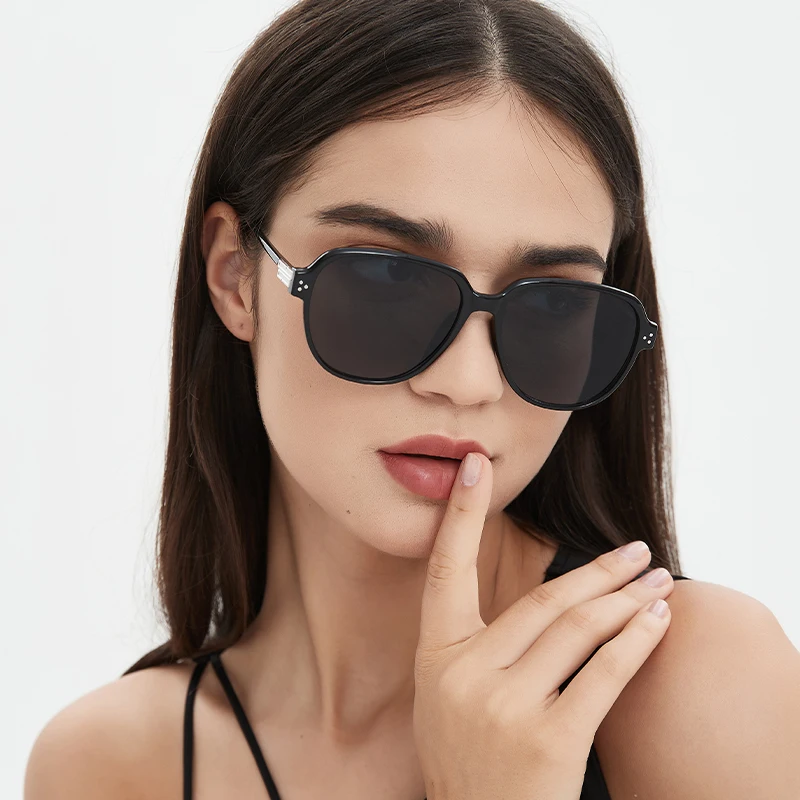 

New Fashionable And Personalized Sun-protective Glasses, Trendy Driving And Travel Sunglasses MN5529